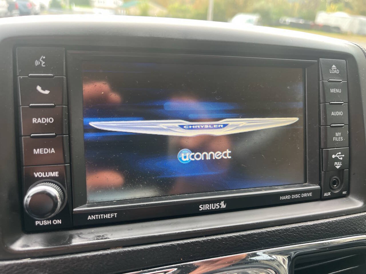 Used 2015 Chrysler Town & Country Touring FWD image 15