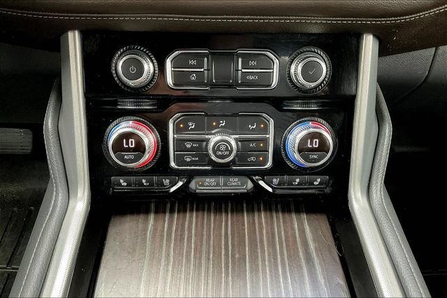 Used 2021 GMC Yukon Denali w/ Denali Premium Package AWD/4WD image 17
