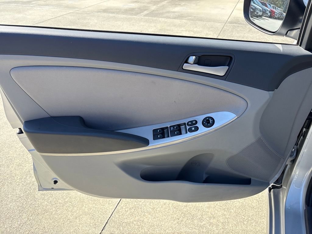 Used 2016 Hyundai Accent SE image 15