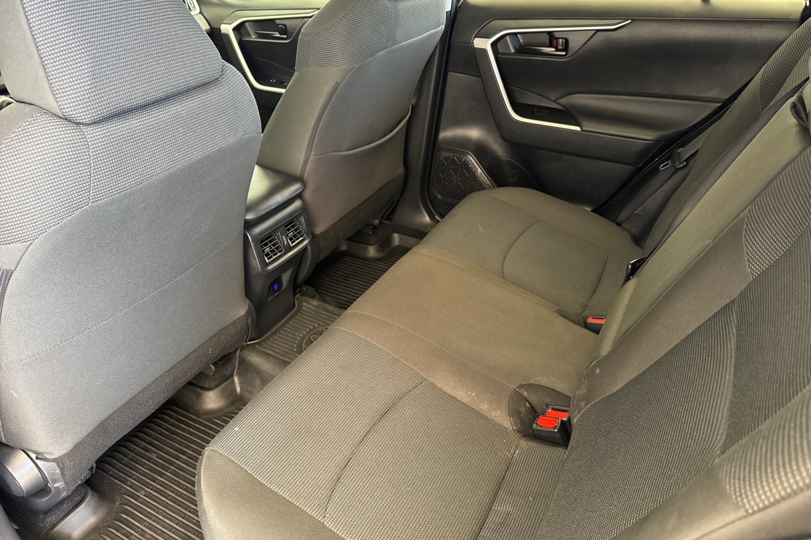 Certified 2025 Toyota RAV4 LE FWD image 11