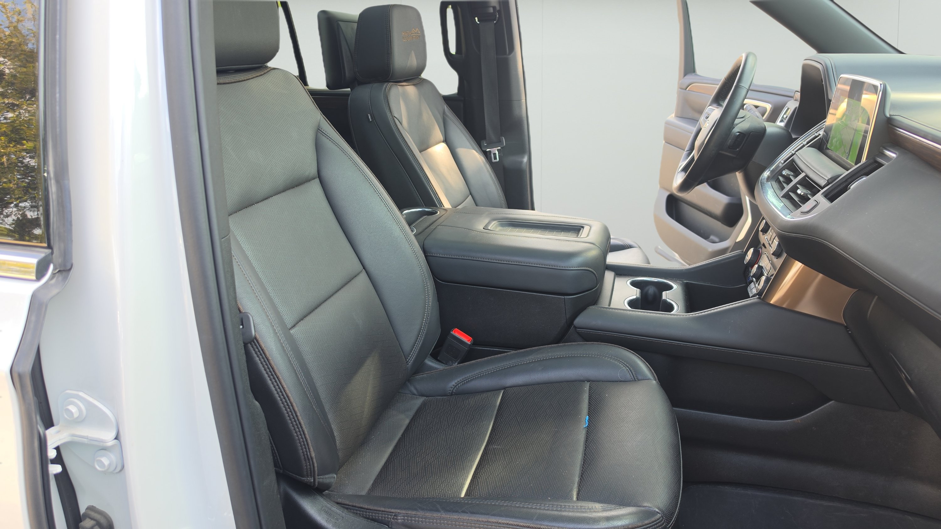Used 2023 Chevrolet Tahoe High Country AWD/4WD image 26