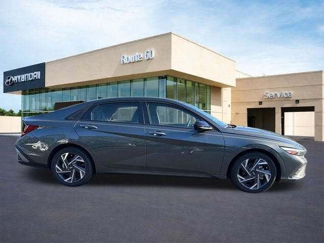 Certified 2025 Hyundai Elantra SEL FWD image 8