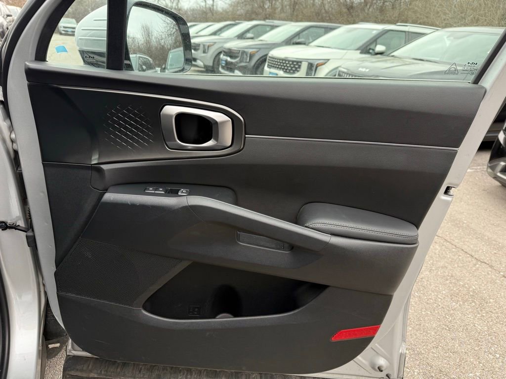 Certified 2023 Kia Sorento EX image 18