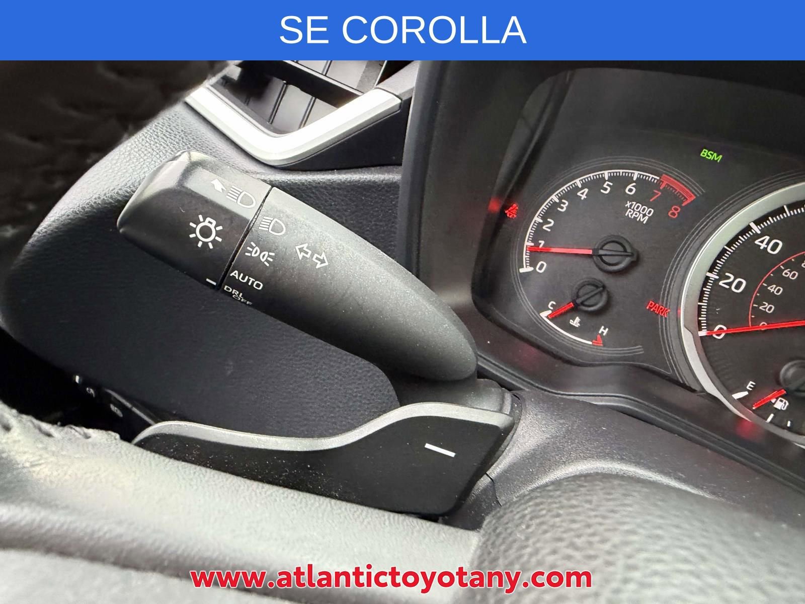 Used 2022 Toyota Corolla SE w/ SE Premium Package FWD image 26