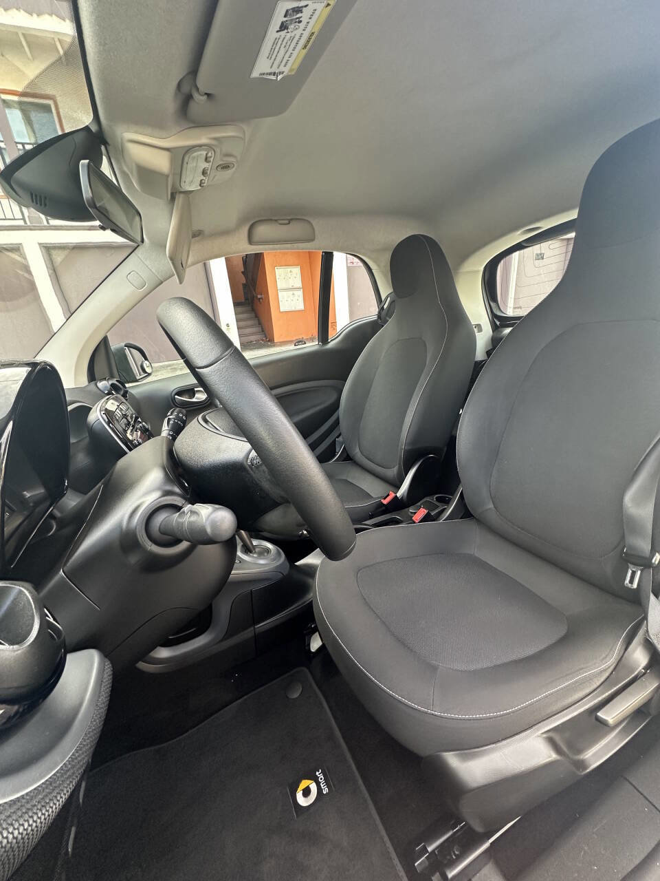 Used 2016 smart fortwo passion image 10