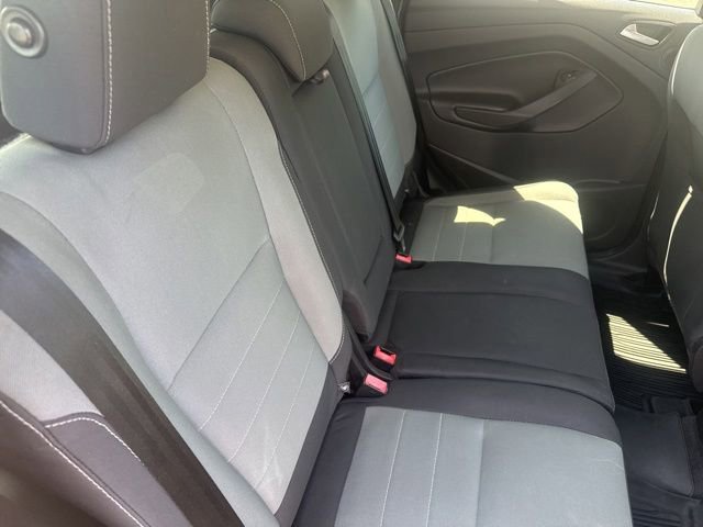 Used 2016 Ford Escape SE w/ Equipment Group 201A FWD image 16