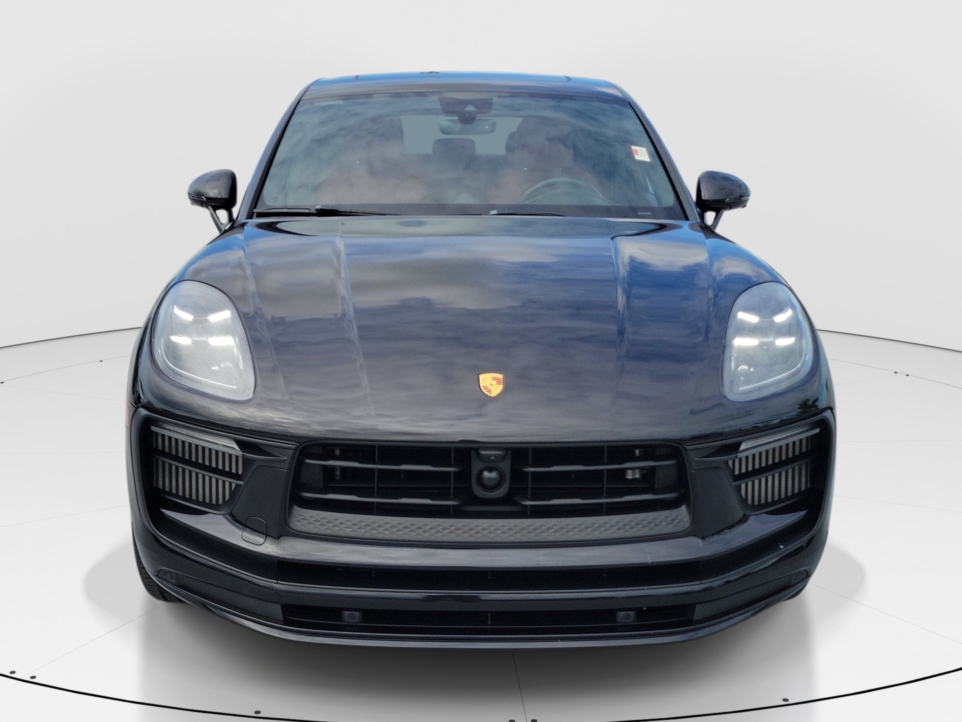 Used 2024 Porsche Macan S AWD/4WD image 2