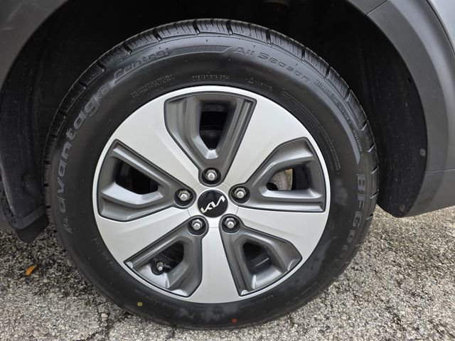 Used 2022 Kia Niro LX FWD image 17