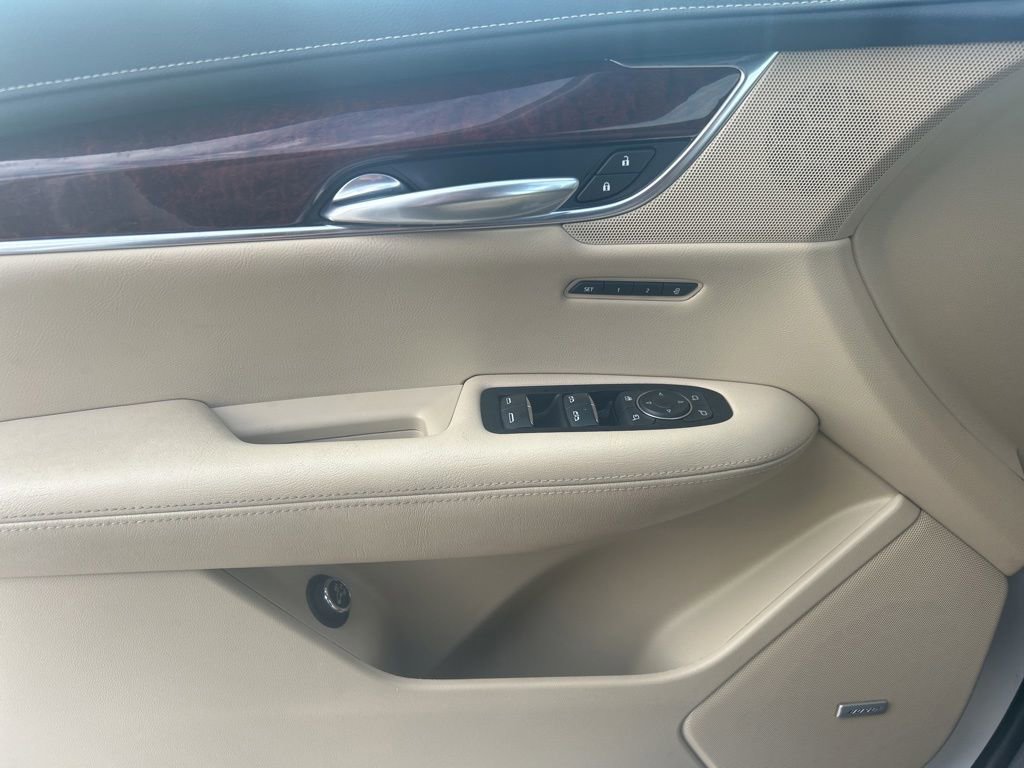 Used 2019 Cadillac XT5 Premium Luxury AWD/4WD image 19