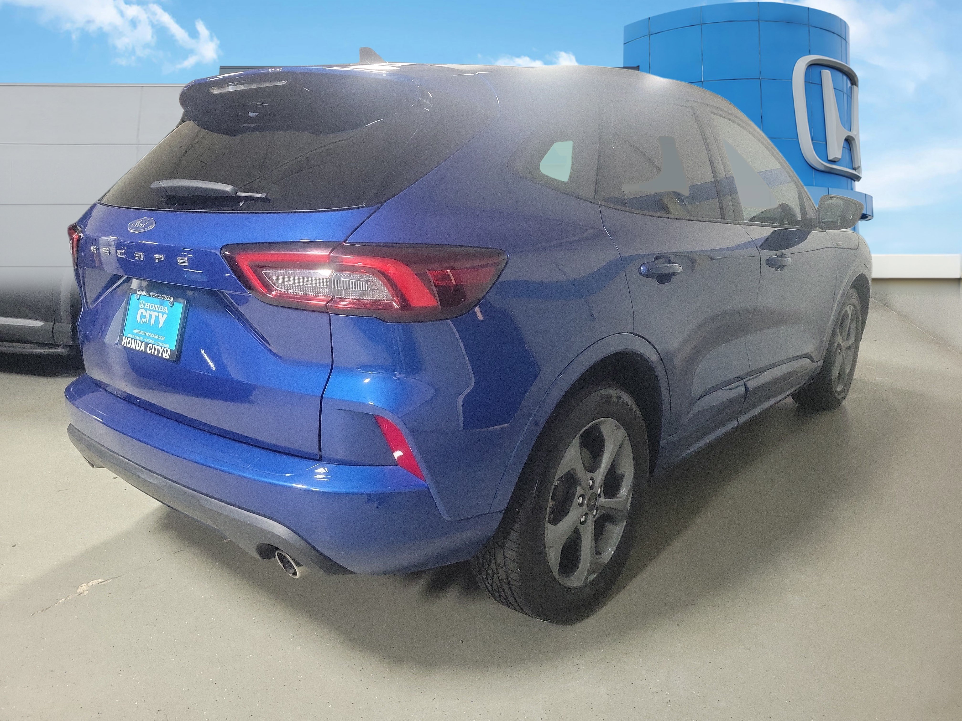 Used 2023 Ford Escape ST-Line FWD image 5