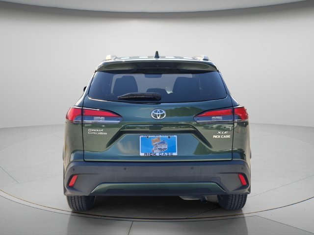 Used 2023 Toyota Corolla Cross XLE w/ Convenience Package FWD image 5