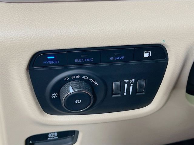 Used 2024 Jeep Grand Cherokee Limited 4xe w/ Luxury Tech Group II AWD/4WD image 12