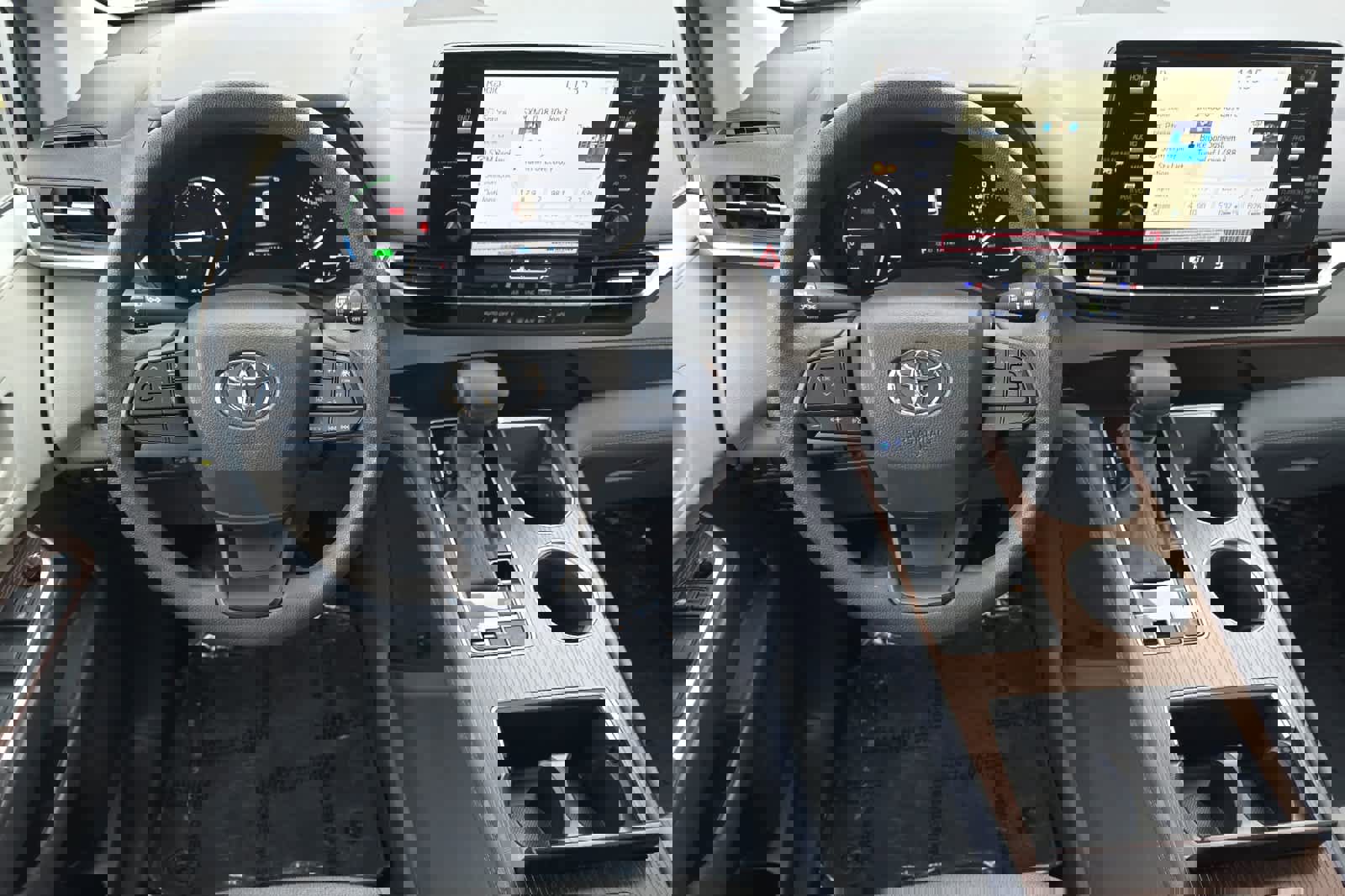 Used 2024 Toyota Sienna LE image 16