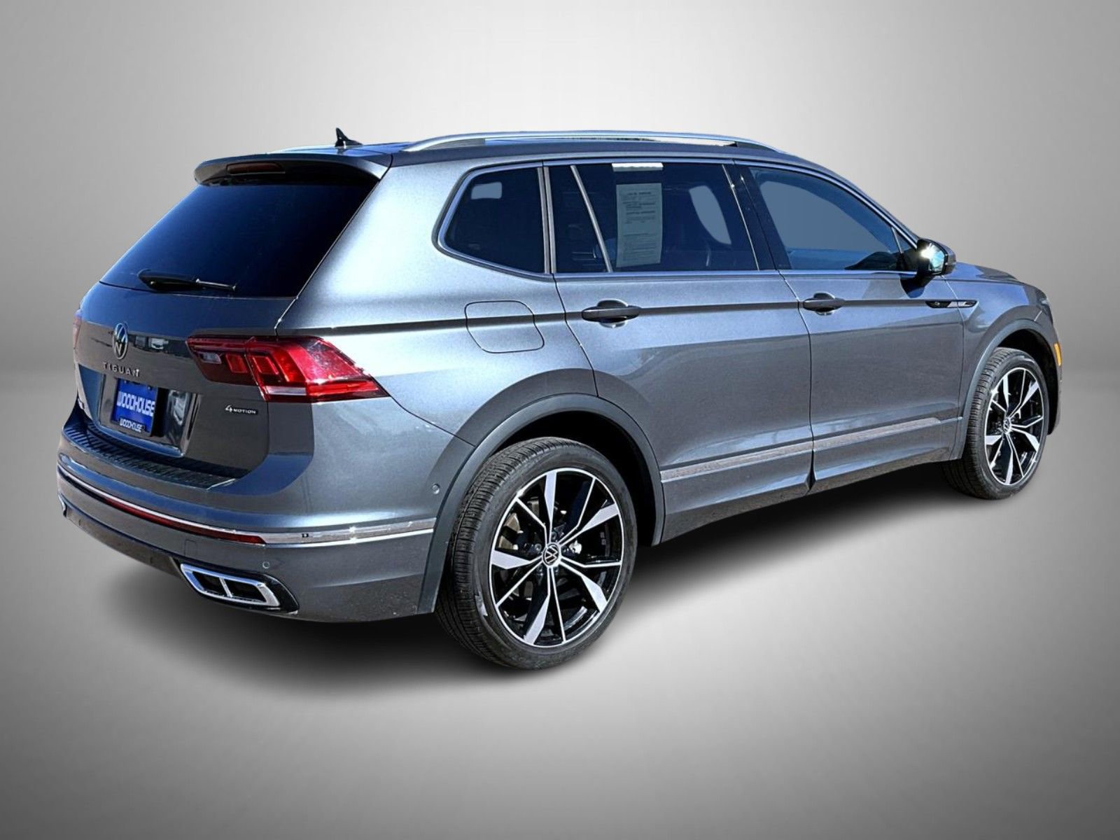 Used 2023 Volkswagen Tiguan SEL R-Line image 5