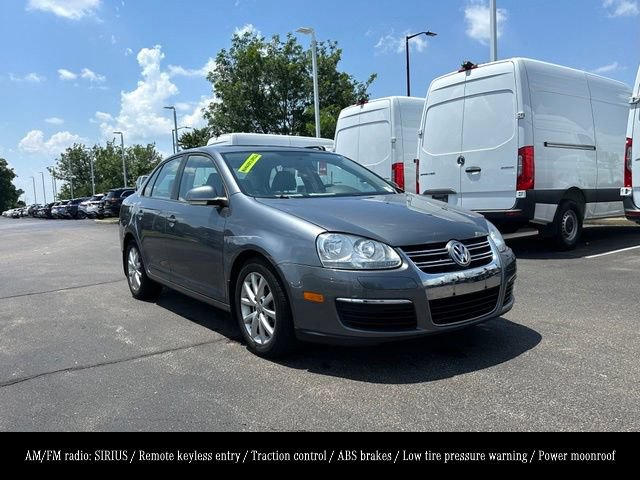 Used 2010 Volkswagen Jetta SE