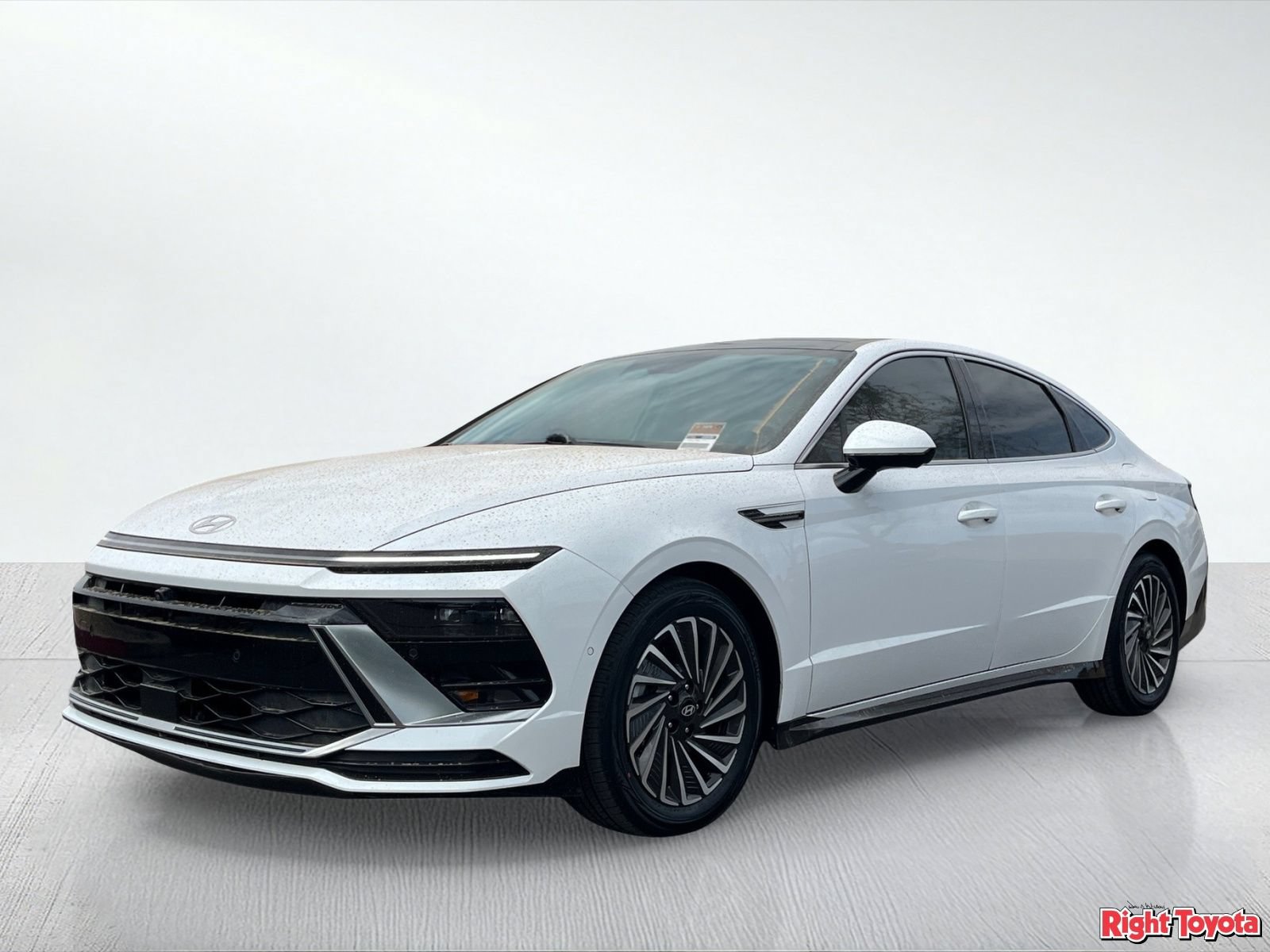 Used 2025 Hyundai Sonata Limited FWD image 2