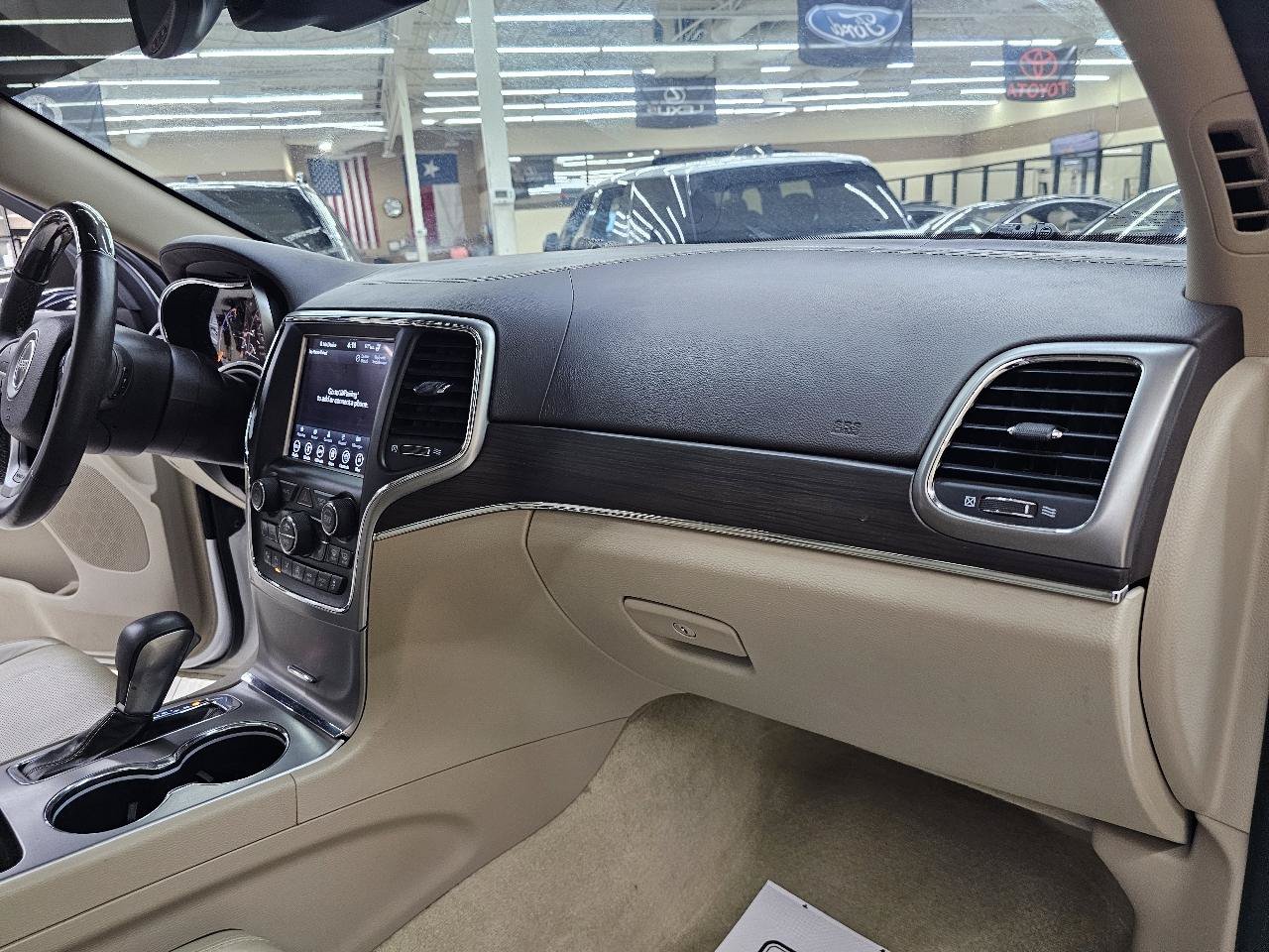 Used 2018 Jeep Grand Cherokee Overland RWD image 23