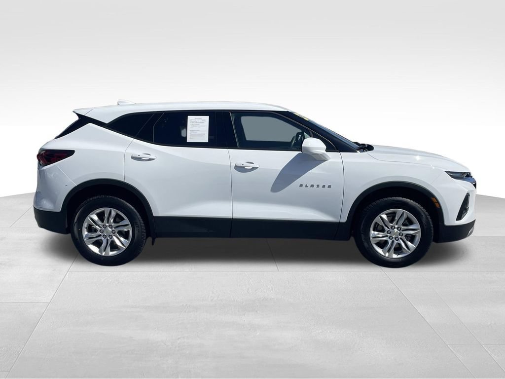 Used 2022 Chevrolet Blazer LT FWD image 2