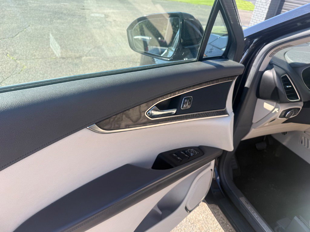 Used 2019 Lincoln Nautilus Select AWD/4WD image 11