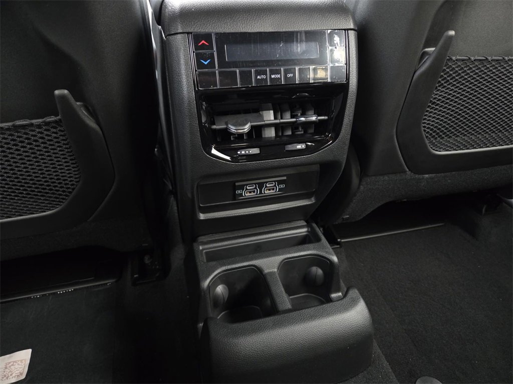 New 2025 Jeep Grand Cherokee L Laredo image 14