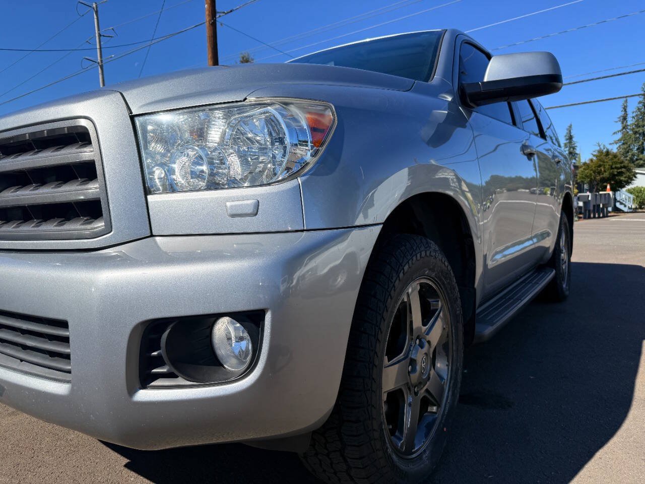 Used 2014 Toyota Sequoia SR5 w/ Sport Appearance Package AWD/4WD image 35