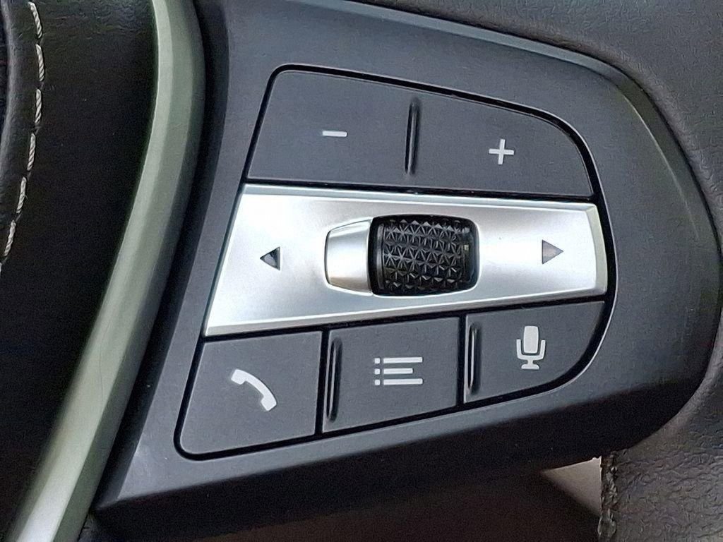 Used 2025 BMW X5 xDrive50e w/ Climate Comfort Package image 23