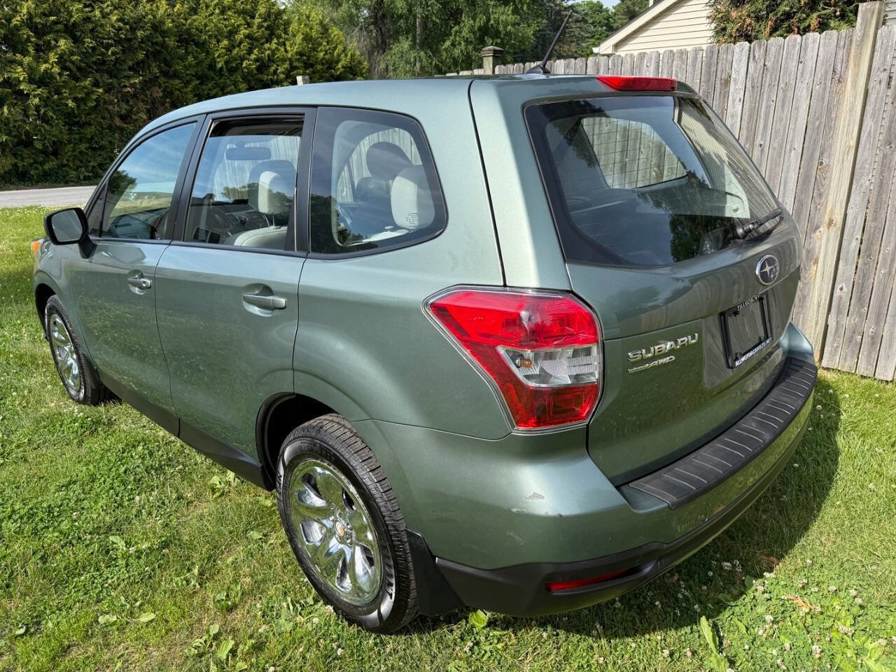 Used 2015 Subaru Forester 2.5i AWD/4WD image 10