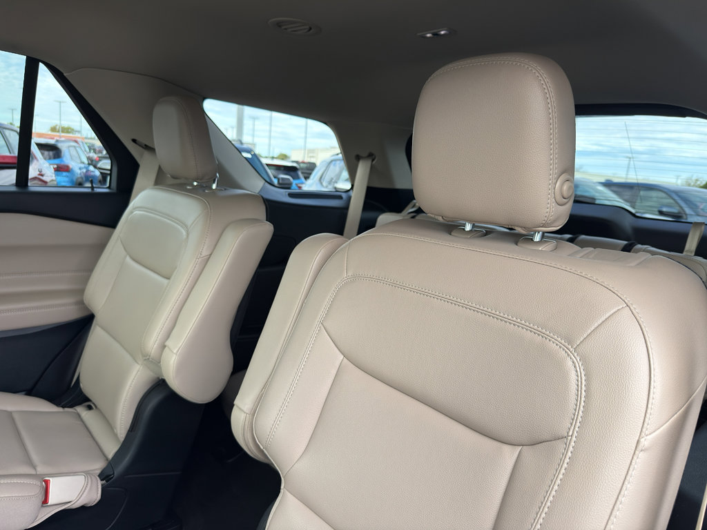 Used 2020 Ford Explorer XLT w/ Equipment Group 202A image 35