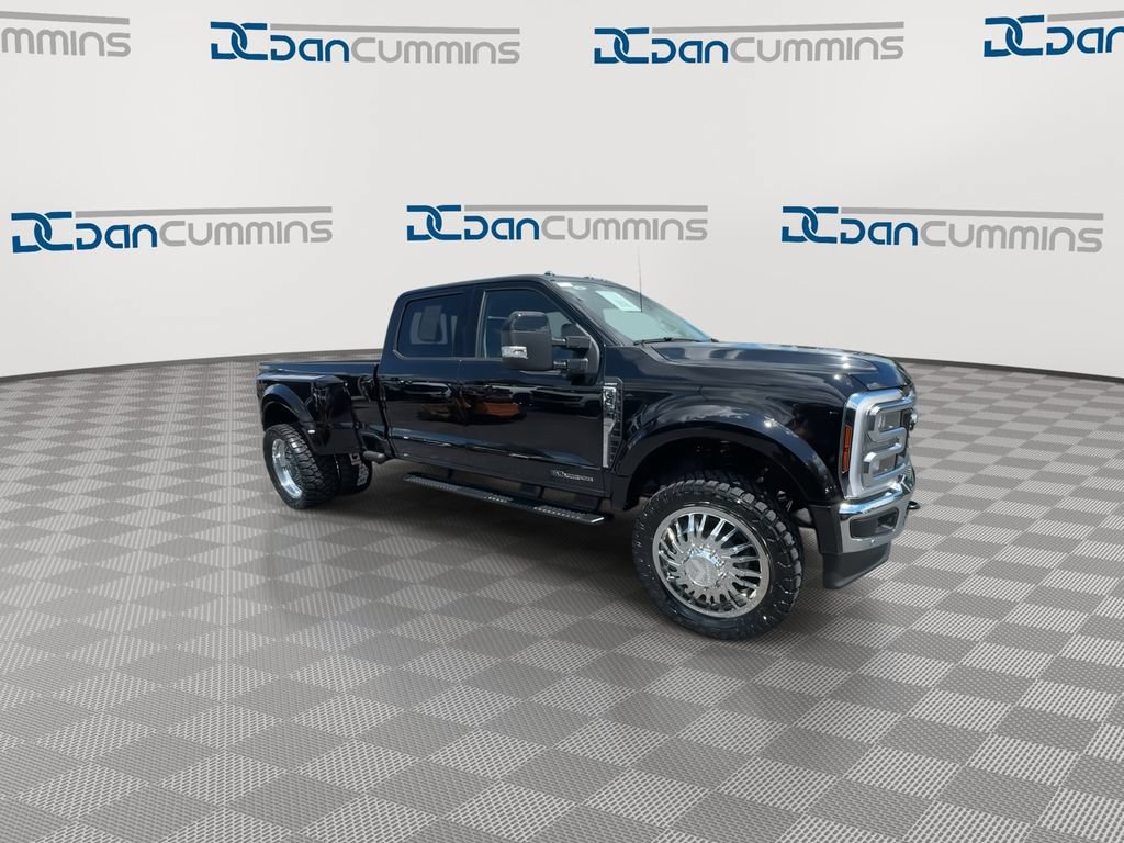 Used 2026 Ford F450 Lariat w/ Lariat Premium Package AWD/4WD image 2