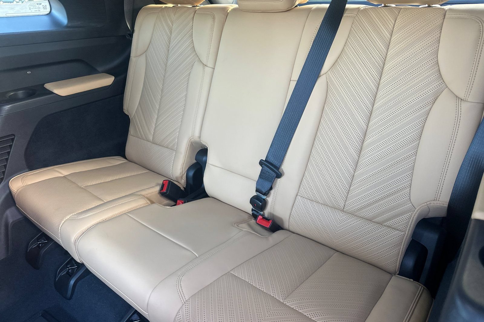 Certified 2026 Cadillac Escalade IQ Luxury 2 w/ LPO, Etrunk Organizer Package AWD/4WD image 18