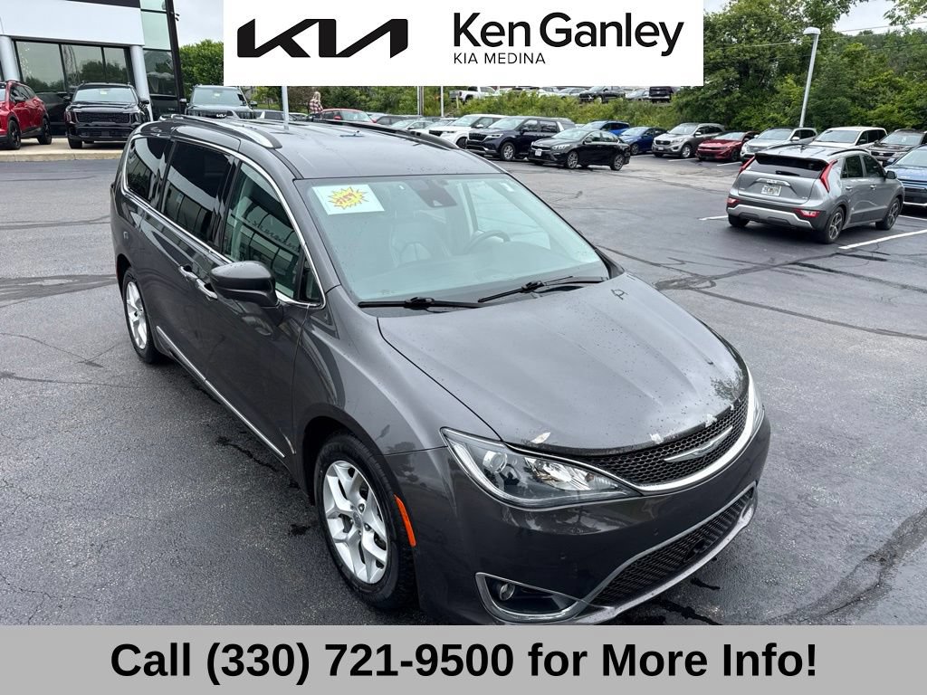 Used 2017 Chrysler Pacifica Touring-L Plus w/ Advanced Safetytec Group FWD image 15