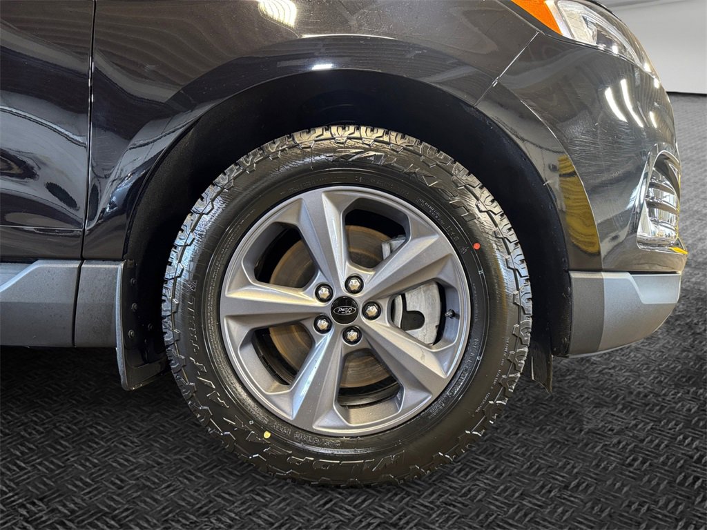 Used 2024 Ford Edge SEL w/ Sport Appearance Package image 11