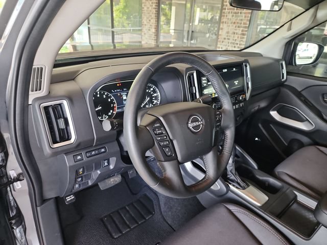 Used 2025 Nissan Frontier SV w/ SV Convenience Package RWD image 10