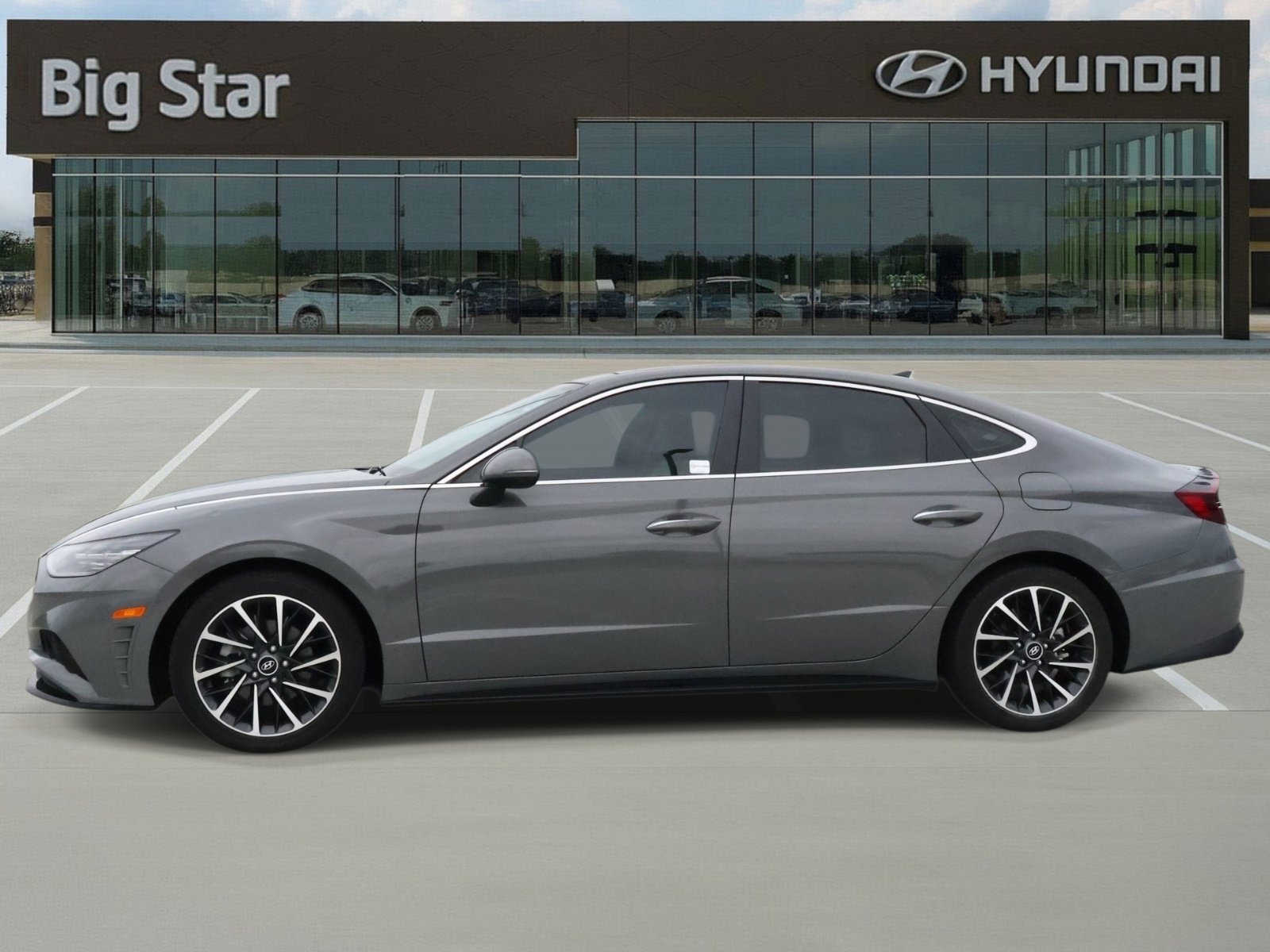 Used 2023 Hyundai Sonata Limited FWD image 2