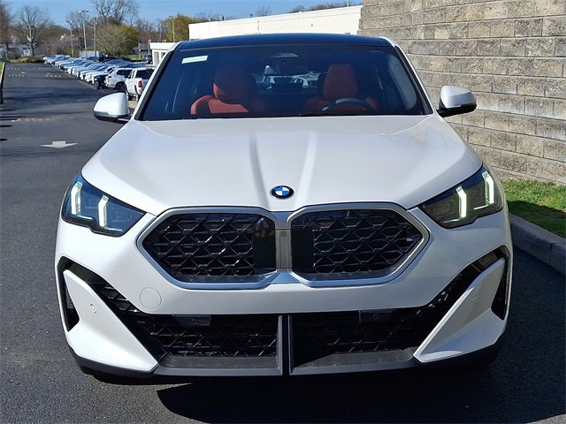 New 2025 BMW X2 xDrive28i w/ Convenience Package image 2