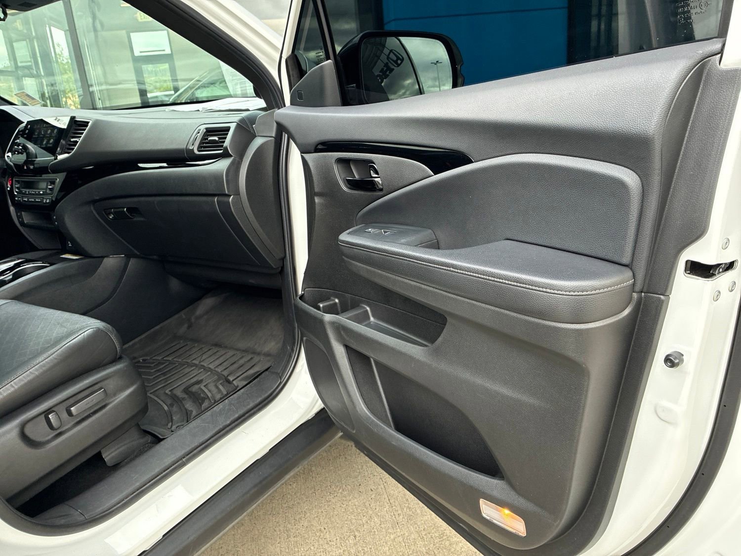 Used 2022 Honda Passport Elite image 16