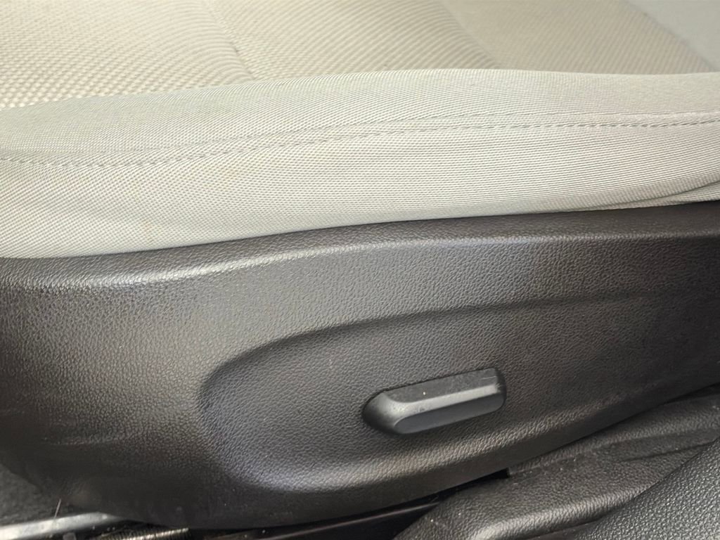 Used 2014 Chevrolet Cruze LT image 25