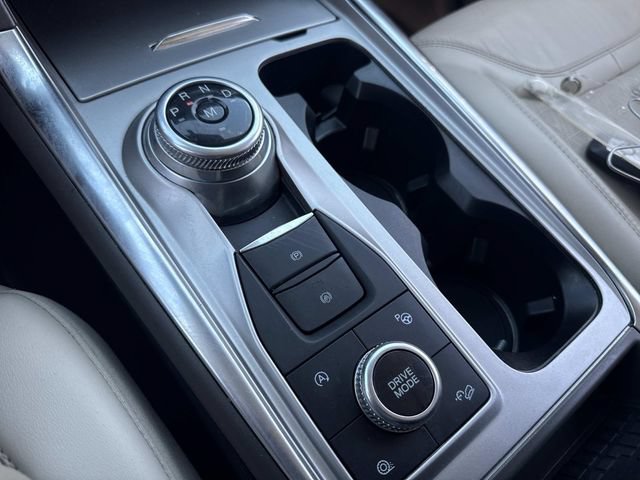 Used 2020 Ford Explorer Platinum w/ Premium Technology Package AWD/4WD image 29