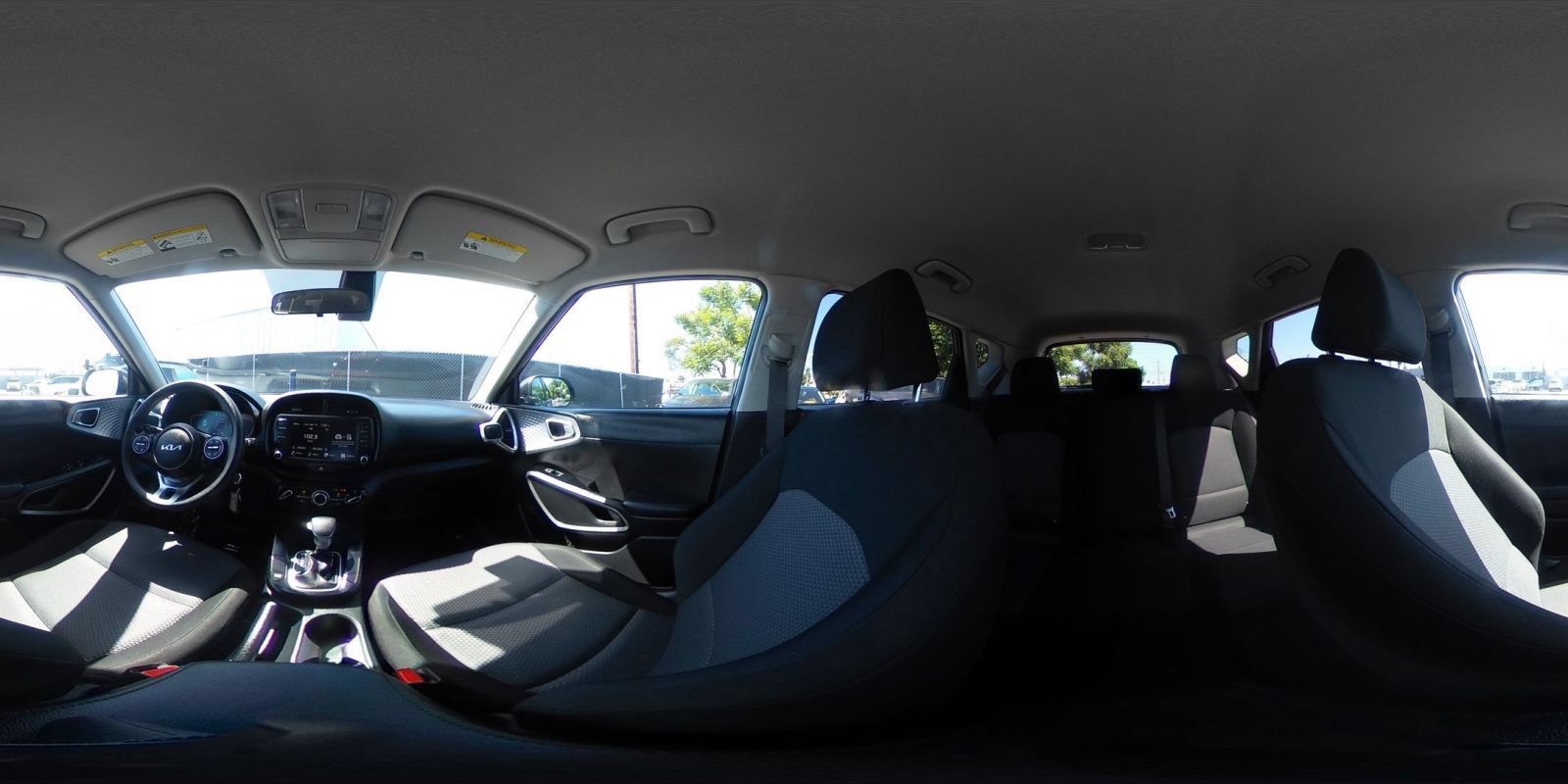 Used 2025 Kia Soul LX w/ LX Technology Package FWD image 41