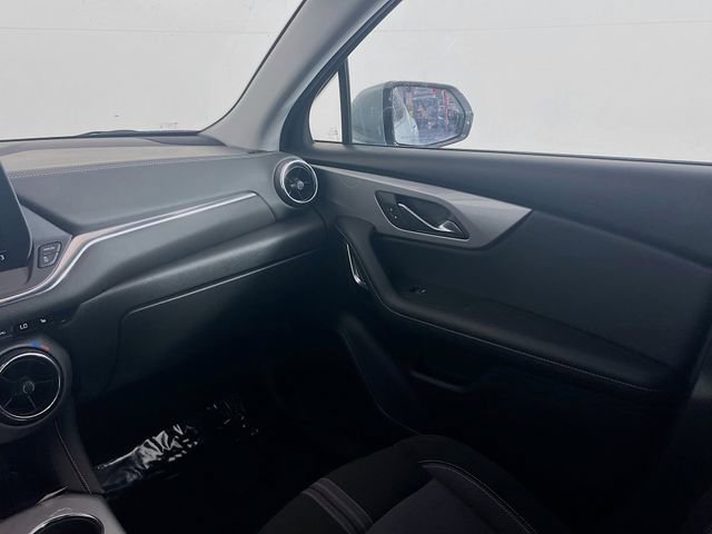 Used 2025 Chevrolet Blazer LT image 23