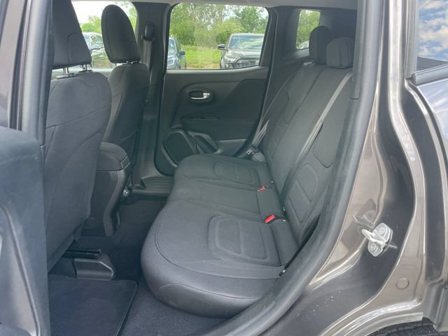 Used 2020 Jeep Renegade Latitude AWD/4WD image 28