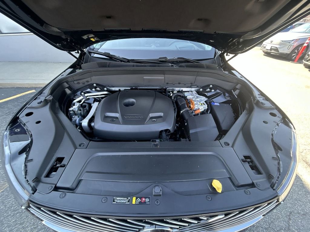 Certified 2025 Volvo XC90 T8 Ultra image 14
