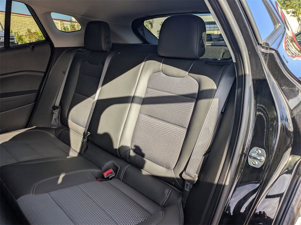 Used 2025 Chevrolet Trax LT w/ LT Convenience Package image 26