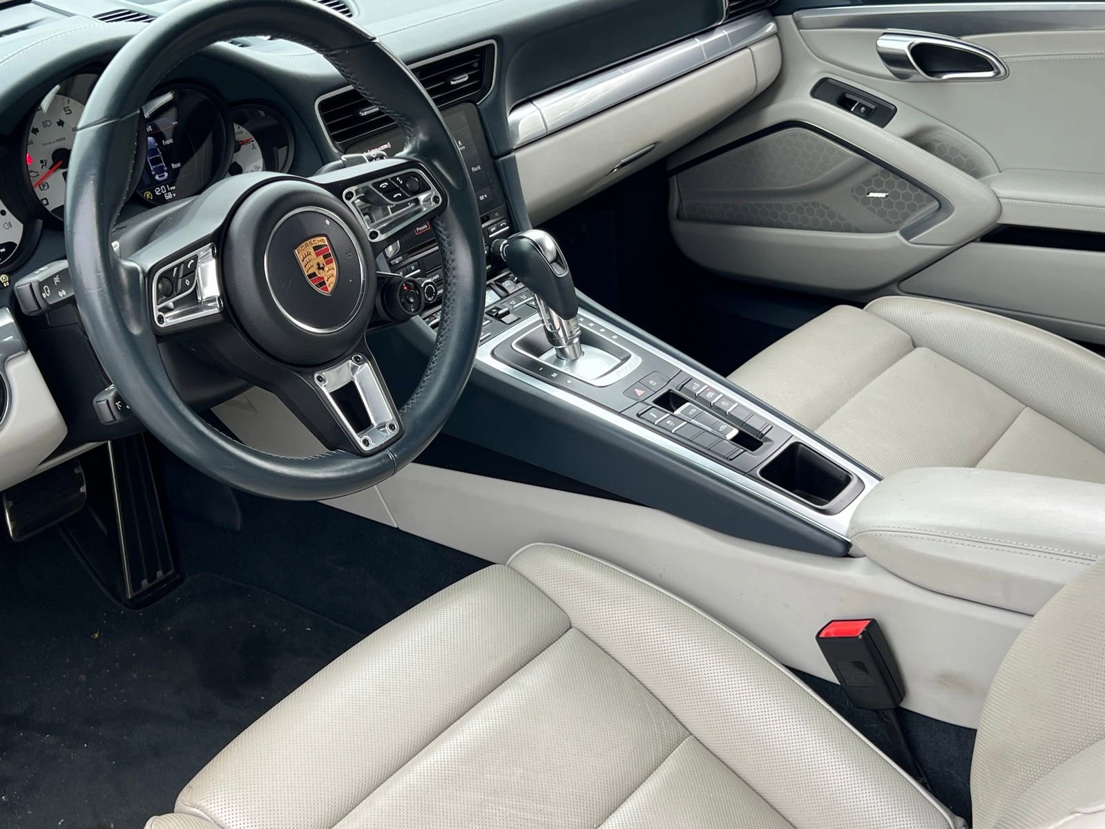 Certified 2019 Porsche 911 Targa 4 AWD/4WD image 4