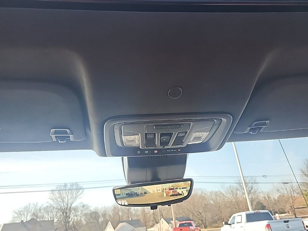 Used 2023 GMC Sierra 1500 Denali Ultimate image 32