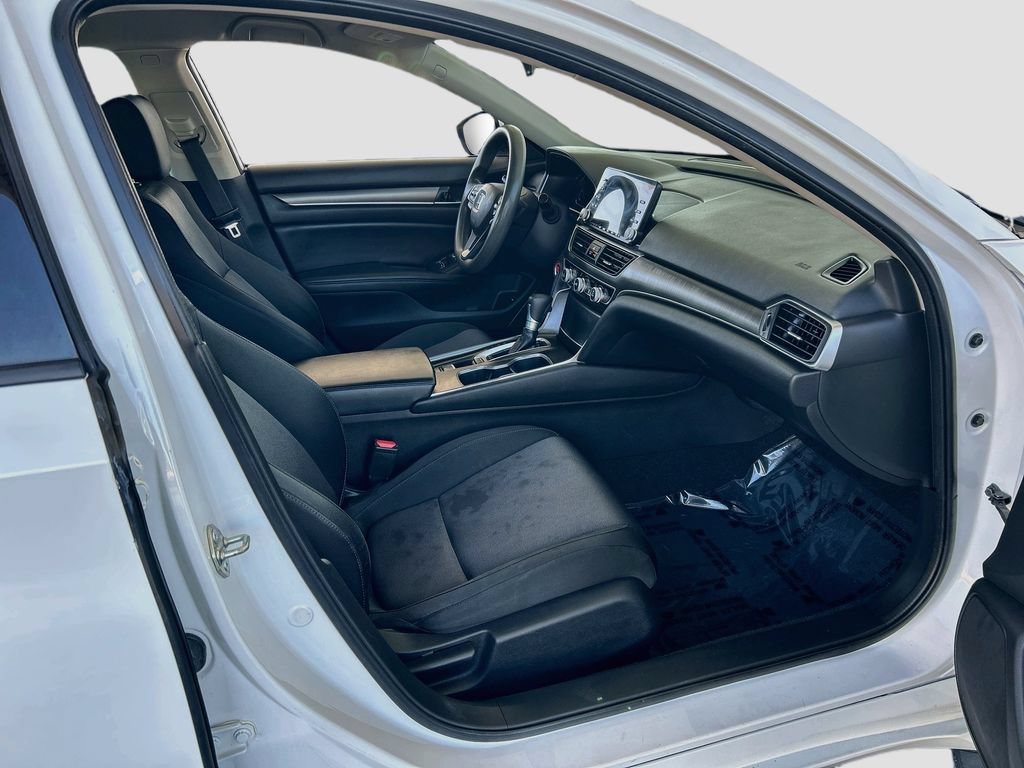 Used 2018 Honda Accord LX image 25