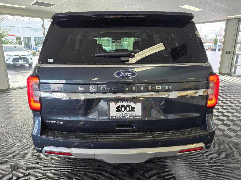 Used 2024 Ford Expedition Limited AWD/4WD image 4