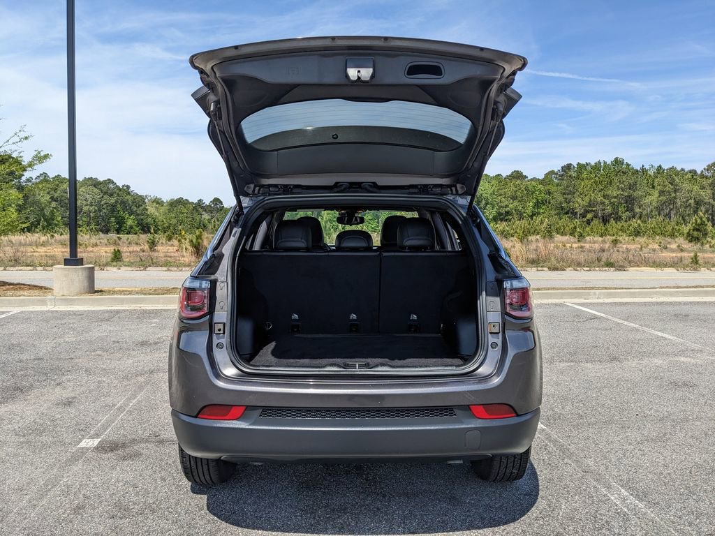 Used 2024 Jeep Compass Latitude AWD/4WD image 39