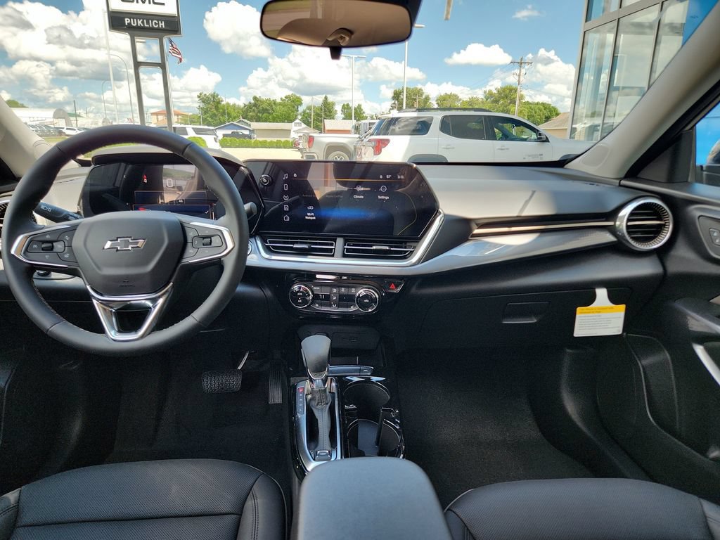 New 2026 Chevrolet Trax ACTIV w/ Driver Confidence Package FWD image 14
