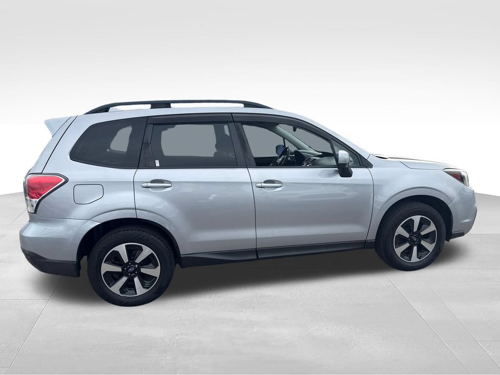 Used 2017 Subaru Forester 2.5i Premium w/ Popular Package #2A AWD/4WD image 6